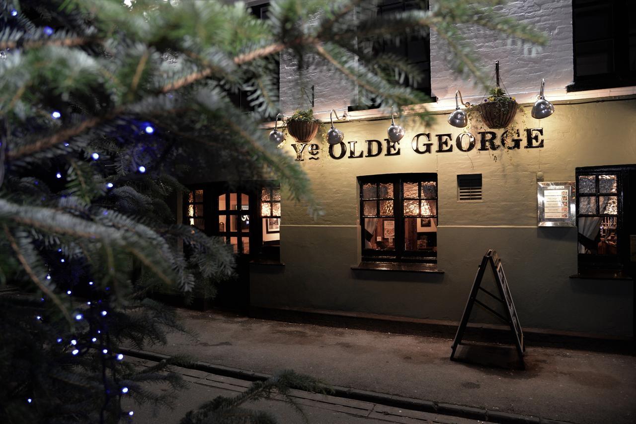 Old George Colnbrook Экстерьер фото